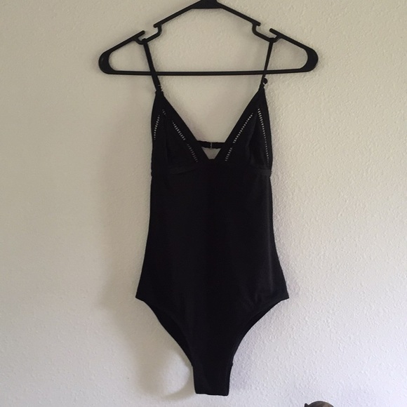 Rhythm Onepiece - Picture 2 of 7